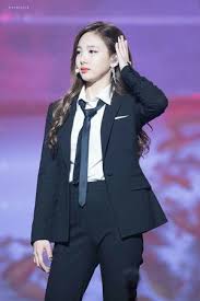 Dasi merupakan salah satu aksesoris yang biasa digunakan oleh pria maupun wanita dalam berpakaian. Cara Memakai Dasi Smp Sma Dan Kantor Itu Begini Loh Jangan Sampai Salah Lagi Diadona Id