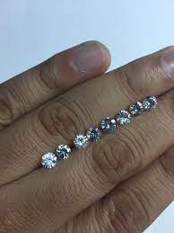 The price of some sapphires ranges from $25 per carat to over $11,000 per carat. Value Of White Sapphire Compared To The Value Of Diamond