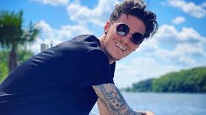 The last match of the team parma in which dennis manwas. The No Of The City The Blessing Of Mutu The Record Parma Discovering Dennis Man Ruetir