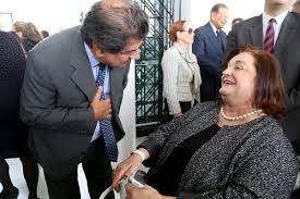 Η μητέρα της ήταν εκπαιδευτικός και ο πατέρας της διηύθυνε το τοπικό γραφείο του οτε. Marietta Giannakoy Zhthsa Apo Ton Karamanlh Na Epistrepsei Kai Arnh8hke