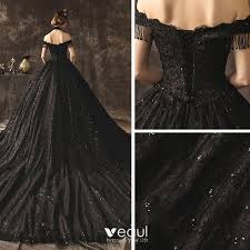 Petticoats in den 50ern, minikleidchen in den sixties, maxidresses wohnhaft bei den hippies. Unique Atemberaubend Schwarz Spitze Brautkleider Hochzeitskleider 2019 A Linie Off Shoulder Kurze Armel Ruckenfreies Perlenstickerei Quaste