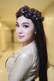 Melody Chavez (@melodyjchavez)