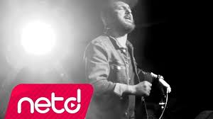 Camur Sev Beni Beni Sozleri Bir Seher Icinde Dustum Sevdana Birakma Kapinda Al Beni Beni Sitem Edip Yikma Gonul Bendimi Z 2020 Sarkilar Muzik Sarki Sozleri