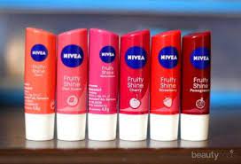 Ketika datang untuk merawat bibir anda yang sensitif dan lembut nivea harus menjadi prioritas pertama anda. 3 Lip Balm Atasi Bibir Kering Dengan Harga Terjangkau