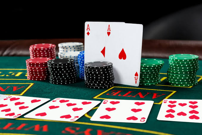 Poker vs Texas Hold'em: what makes them different