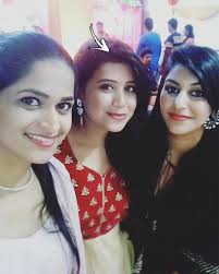 A singaporean tamil, he played the lead role in the series sindhubad . Yashika Aannand And Valisetty Bhavani Made Risky Mistakes That Caused Fatal Accident Tamil News Indiaglitz Com