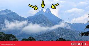Pulau pandan jauh ke tengah, gunung daik bercabang tiga; Gunung Daik Bercabang Tiga Dan Pulau Pandan Betul Betul Wujud Rupanya Soscili