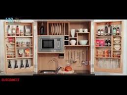 L'idée serait une cuisine en l, avec la partie plan de travail séparant le salon qui se prolongerait par une table convivial. Youtube Small Space Kitchen Small Kitchen Cabinets Kitchen Design Small