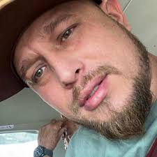 El empresario Don Stockwell resultó ser el padre del niño de la modelo Rose  Carranza, pese a que dijo que no la conocía antes de que el menor naciera