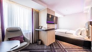 Budget mülheim hotel close to central cologne with breakfast included and a bar. Koln City Sud Hotel Deutschland Premier Inn