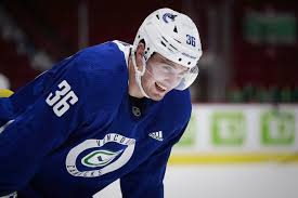 Expert och rådgivare i anbudsutbildarna. Canucks Scrimmage Hoglander Shines Lockwood Snipes Juolevi S Steady Vancouver Is Awesome