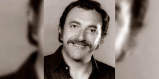 A 20 años de la muerte de Cacho Espíndola: el actor de trayectoria que fue  viral por su papel en Los Simuladores