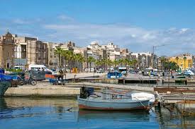 Taranto actually has a long and celebrated history and was colonized around 700 bc by the ancient undoubtedly one of the finest sights in taranto, the aragonese castle stands in the south east corner. Taranto Definition And Meaning Collins English Dictionary