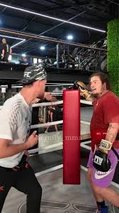 Whindersson Nunes faz treino com Maurício Ruffy antes de enfrentar Popó Freitas
