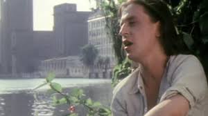 Als solokünstler veröffentlichte der frontmann rio reiser sechs alben, von denen die songs junimond und könig von deutschland im deutschsprachigen raum bekannt und kommerziell erfolgreich waren. Yabla Player Learn German Rio Reiser Junimond