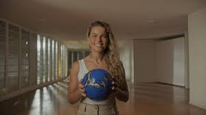 Mônica Bergamo: Tamires fala sobre Copa do Mundo Feminina de 2027 no Museu do Futebol