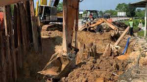 Senarai penuh kawasan yang terjejas akan dimaklumkan dari. Gangguan Bekalan Air 4 Syarikat Hulur Bantuan