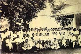 Terlaksananya kongres pemuda 1 tidak lepas dari peran perhimpunan indonesia serta pelajar indonesia pppi yang peresmiannya baru saja dilakukan pada tahun 1926. Ide Penyelenggaraan Kongres Pemuda 2 Berasal Dari