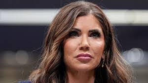 Lisa Gaspar's Instagram, Twitter & Facebook