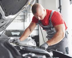 Book your car wash today from anywhere in dubai and avoid the hassle of long queues at your nearest service center. Dubai Car Service Center Gt Auto Centre British Ran Mechanics In Uae