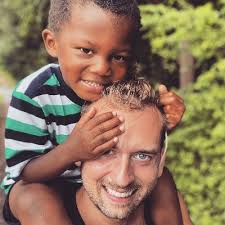 Dr. Mike McClelland 🌈 (@magicmikewrites)