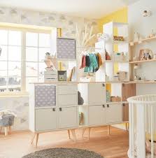 Une Chambre De Bebe Avec Des Espaces Bien Delimites Leroy Merlin Dressing Chambre Enfant Chambre Bebe Decoration Mur Chambre