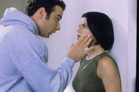 While driving home from work one night, cotton argued with his agent, andrea, about scripts and stopping to do a cameo in stab 3: Horror By The Numbers Scream 2 Liev Schreiber Scream