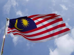 Warna jalur hijau melambangkan orang muslim dan warna jalur oren saffron melambangkan orang hindu. Sejarah Menarik Jalur Gemilang Bendera Rasmi Mynewshub