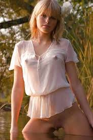 Erected nipples through blouse (2) - 44 Pics | xHamster