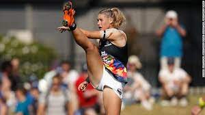 Afl stars rally behind tayla harris over kick photo Tayla Harris I Would Be Happy To Go Through It All Again But I D Rather Not Cnn