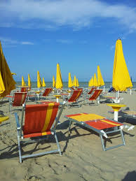 Spiaggia Di Alba Adriatica Spiaggia Spiagge Vacanze Estive