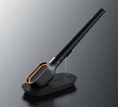 The calabash pipe is associated with sherlock holmes because early portrayers, particularly william gillette and basil rathbone, made an artistic decision to use something large and easily recognized as a pipe. The Holmes Pipe Is Exactly What A Modern Sherlock Would Use