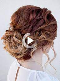 20 Idees De Coupes Pour Toutes Celles Qui Ont Les Cheveux Bouc Cheveux Boucles Chignon Cheveux Boucles Coiffure
