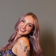 Chloe Dawson's Instagram, Twitter & Facebook