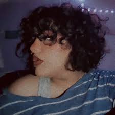 When you make a joke in front of your therapist & instead of laughing, she  starts writing it down…🙄