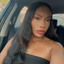 Elise Christian's Instagram, Twitter & Facebook