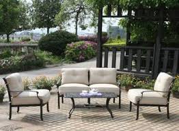 Ce superbe abri de jardin en bois d'une épaisseur de 28 mm, sera idéal pour les petits jardins à espace limité.nombreuses possibilités pour stocker l'outillage, salon de jardin, tondeuse et barbecue. Salon De Jardin En Fer Forge Pas Cher Outdoor Furniture Sets Outdoor Furniture Furniture Sets
