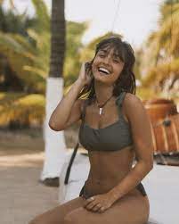 Eu estudei para isto… em dia especial, angie costa revela novas fotos da barriguinha de grávida. Angie Costa De Fenomeno No Youtube Para Novela Da Tvi