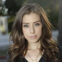 Nina Hays's Instagram, Twitter & Facebook