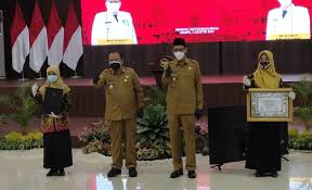Memiliki lingkungan dan infrastruktur sekolah yang aman, nyaman, bersahabat, sehat, dan bersih, hijau, dengan konstruksi bangunan yang memenuhi sni. Bupati Jember Tetapkan 4 Sekolah Adiwiyata 2021
