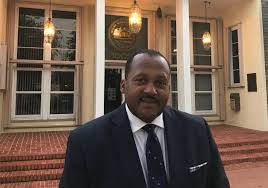 Esmond Scott lands in Miami Shores