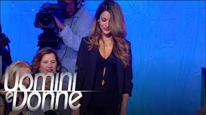 Lei, pietro tartaglione e il piccolo domenico si preparano ad accogliere in famiglia un altro maschietto. Uomini E Donne Trono Classico La Seconda Tronista E Rosa Youtube