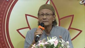 Trên báo thanh niên, việt trinh bày tỏ ngưỡng mộ và kính trọng niềm đam mê, say nghề của cố đạo diễn. Vi Sao Toi Theo Ä'áº¡o Pháº­t Ä'áº¡o Diá»…n NsÆ°t Le Cung Báº¯c Youtube