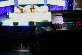 Former judge randy jackson's new role will include leading a workshop that helps contestants deal with vocal and other challenges, executive. American Idol 2021 Judges Host Revealed One Name Left Off Press Release Q Country 102 9