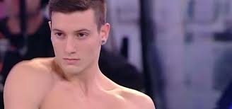 Nato il 19 dicembre del 1994 a città di castello (umbria) il cantante michele bravi è alto 190 centimetri. Gabriele Esposito Amici Eta Instagram Altezza Peso Fidanzata E Edizione Tutto Sul Gossip