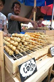 Best Thai Street Food To Eat And Drink At Bangkok S Chatuchak Market Street Food Thai Street Food World Street Food