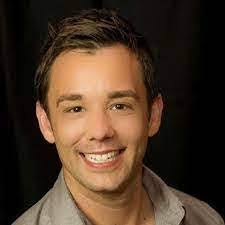 Dwayne Lazo's Instagram, Twitter & Facebook