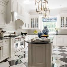 Pin By Raghad Khaled On منزل Kitchen Design Traditional White Interior Design Kitchen Traditional Kitchen Design