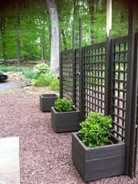 Trellis Diy Movable Privacy Screen Brattle Fence Interiorsalvage Diy Garden Fence Privacy Fence Designs Diy Trellis