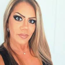 Looking for a reliable wood cabinet restoration pro